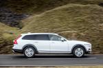 Volvo V90 D4 Cross Country 2017 года (UK)